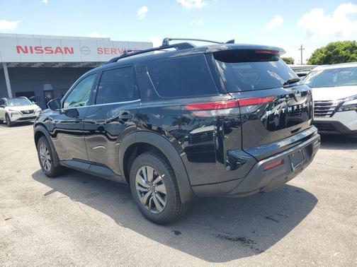 2025 Nissan Pathfinder SV FWD