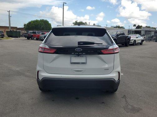 2023 Ford Edge SE