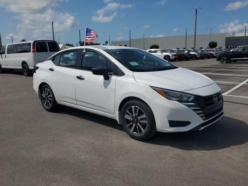 2025 Nissan Versa 1.6 S