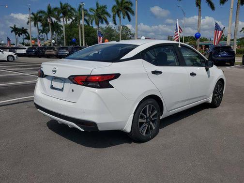 2025 Nissan Versa 1.6 S