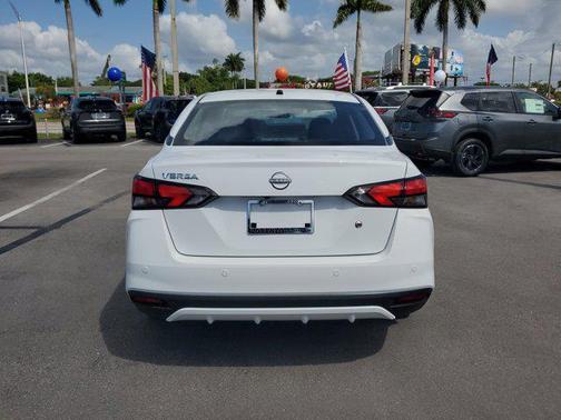 2025 Nissan Versa 1.6 S