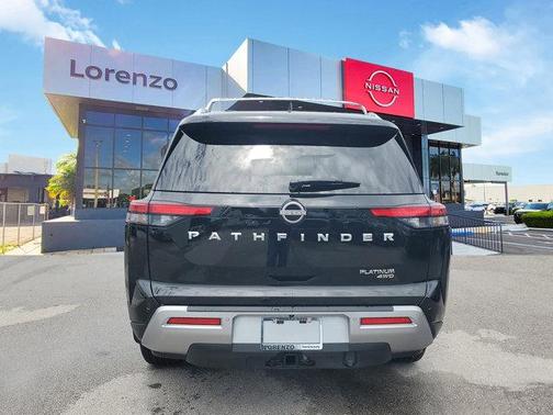 2024 Nissan Pathfinder Platinum 4WD