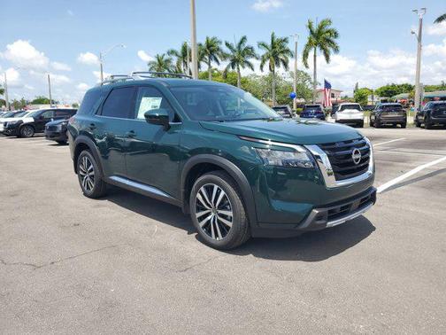 2025 Nissan Pathfinder Platinum FWD