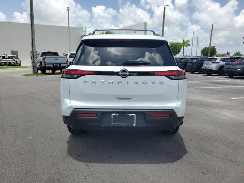 2025 Nissan Pathfinder SV FWD