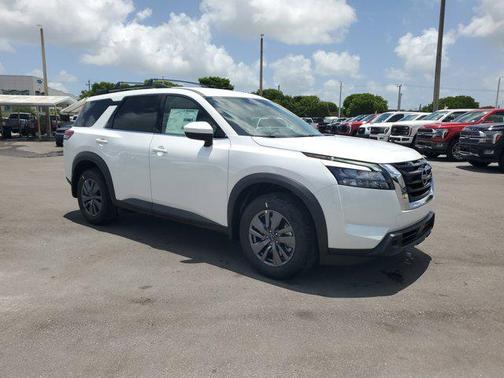 2025 Nissan Pathfinder SV FWD
