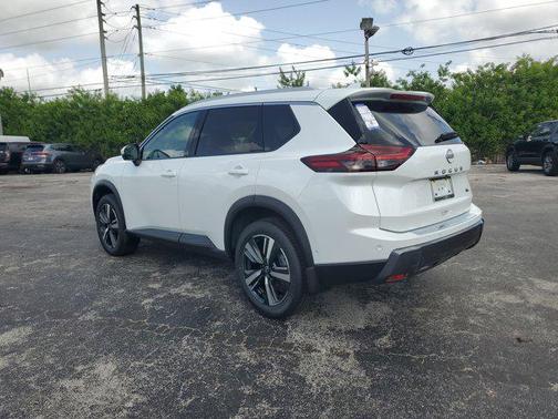 2025 Nissan Rogue SL
