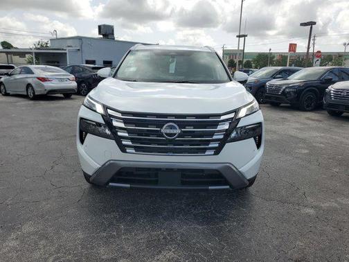 2025 Nissan Rogue SL