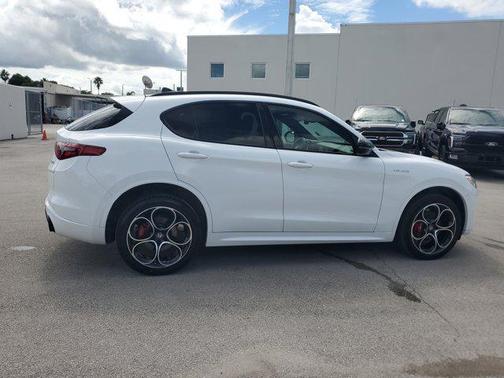 2022 Alfa Romeo Stelvio Ti