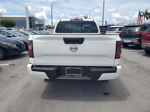 2025 Nissan Frontier SV