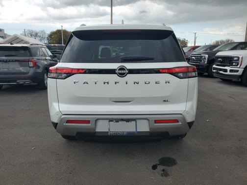2025 Nissan Pathfinder SL FWD