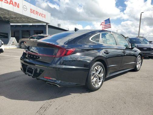 2021 Hyundai SONATA SEL