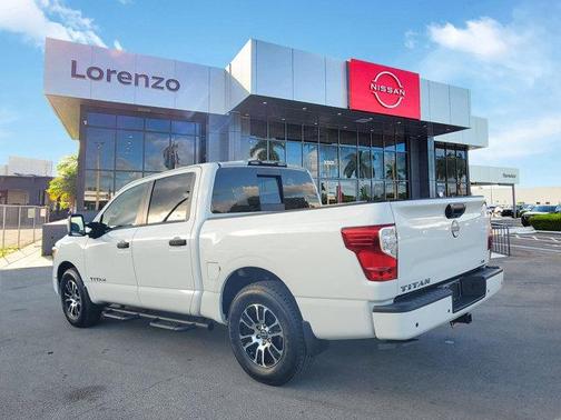 2024 Nissan Titan SV