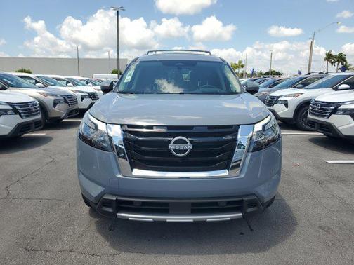 2025 Nissan Pathfinder Platinum FWD