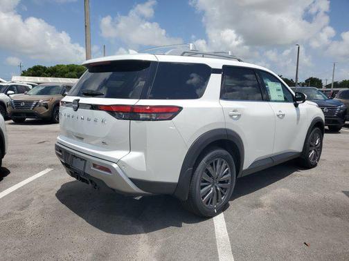 2025 Nissan Pathfinder SL FWD