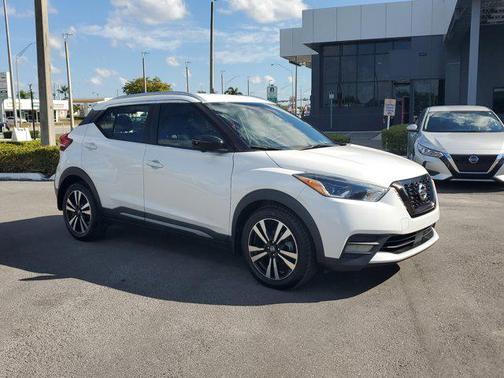 2020 Nissan Kicks SR