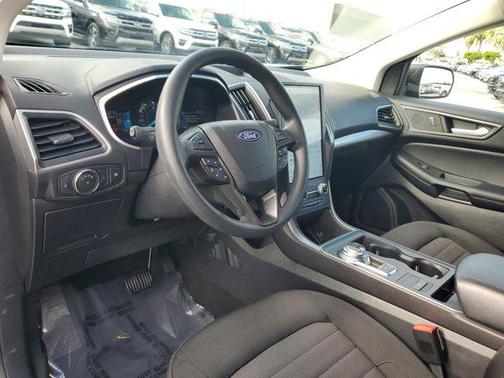 2021 Ford Edge SE