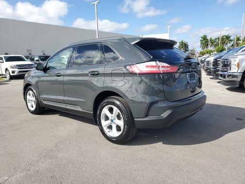 2021 Ford Edge SE