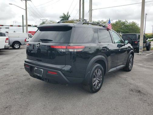 2023 Nissan Pathfinder SV FWD