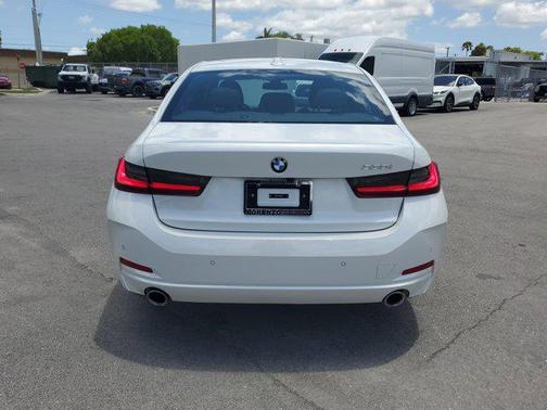 2024 BMW 330 i