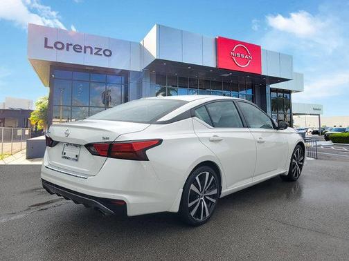 2022 Nissan Altima SR FWD