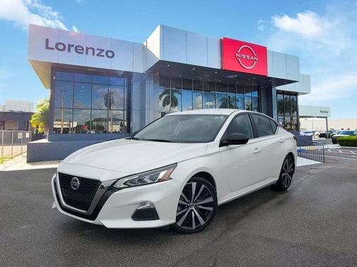 2022 Nissan Altima SR FWD