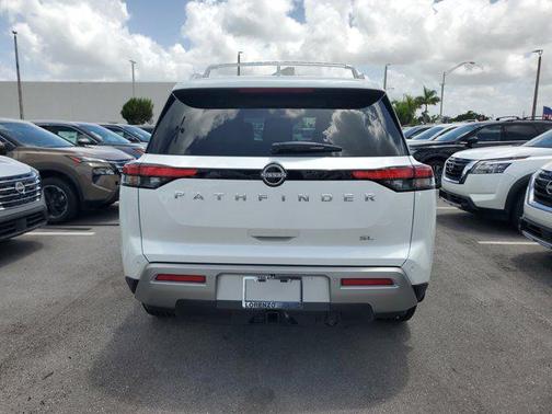 2025 Nissan Pathfinder SL FWD
