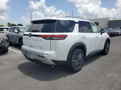 2025 Nissan Pathfinder SL FWD