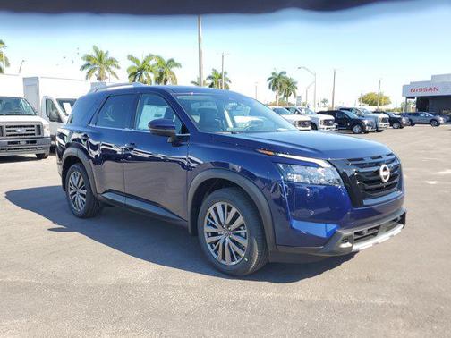 2025 Nissan Pathfinder SL FWD