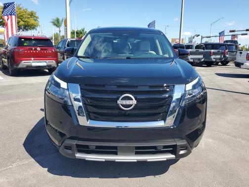 2025 Nissan Pathfinder SL FWD