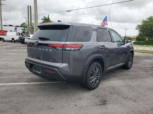 2023 Nissan Pathfinder S 4WD