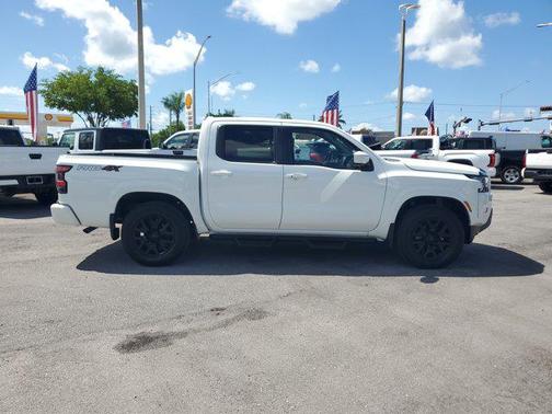 2022 Nissan Frontier SV