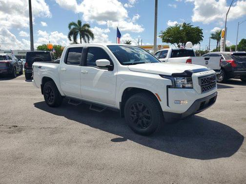 2022 Nissan Frontier SV