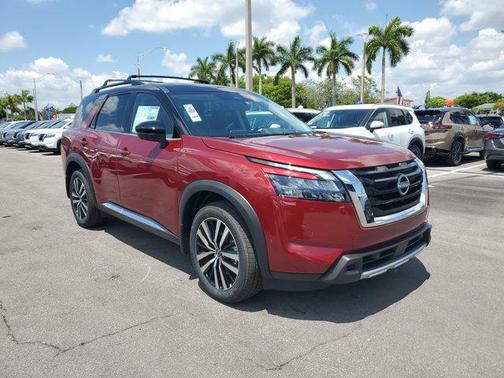 2025 Nissan Pathfinder Platinum FWD