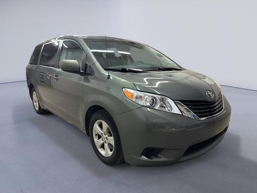 2014 Toyota Sienna LE