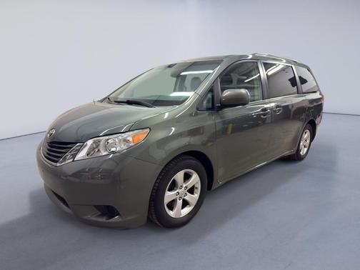2014 Toyota Sienna LE