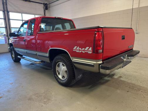 Victory Red 1998 Chevrolet 1500 Fleetside