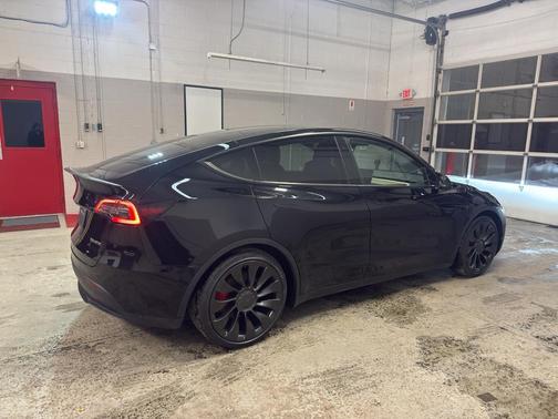 2022 Tesla Model Y Performance Dual Motor All-Wheel Drive