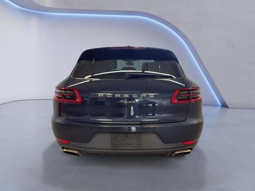 Night Blue Metallic 2017 Porsche Macan Macan