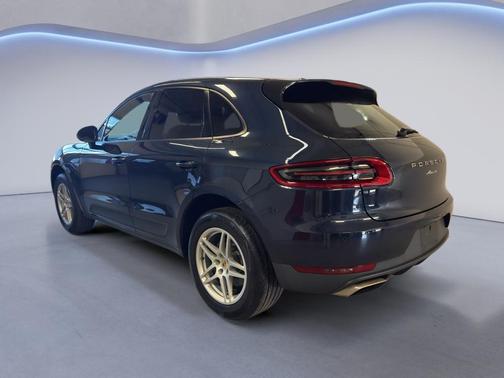 Night Blue Metallic 2017 Porsche Macan Macan