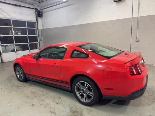 2010 Ford Mustang Premium
