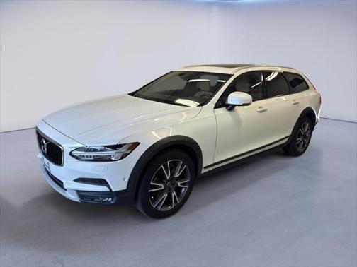2017 Volvo V90 Cross Country T6