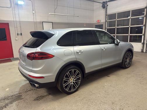 2016 Porsche Cayenne Turbo