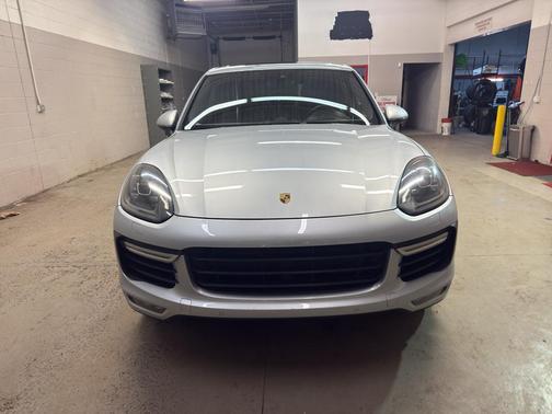 2016 Porsche Cayenne Turbo