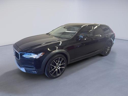 2020 Volvo V90 Cross Country T6