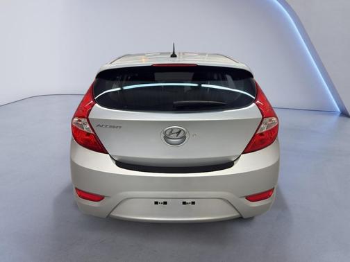 2012 Hyundai Accent SE