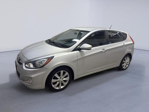 2012 Hyundai Accent SE