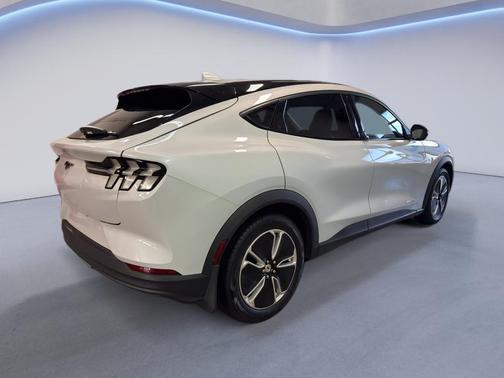 2022 Ford Mustang Mach-E Select