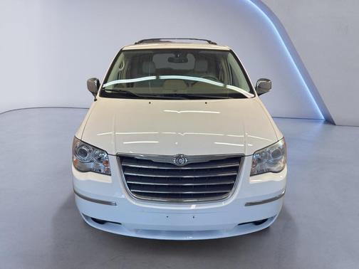 2010 Chrysler Town & Country Limited