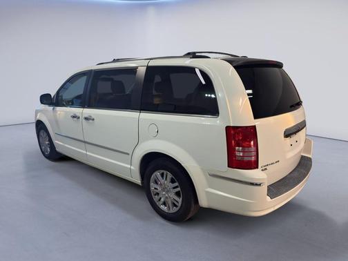 2010 Chrysler Town & Country Limited