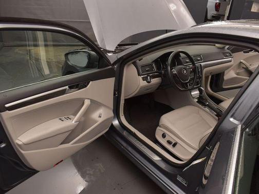 2018 Volkswagen Passat 2.0T SE